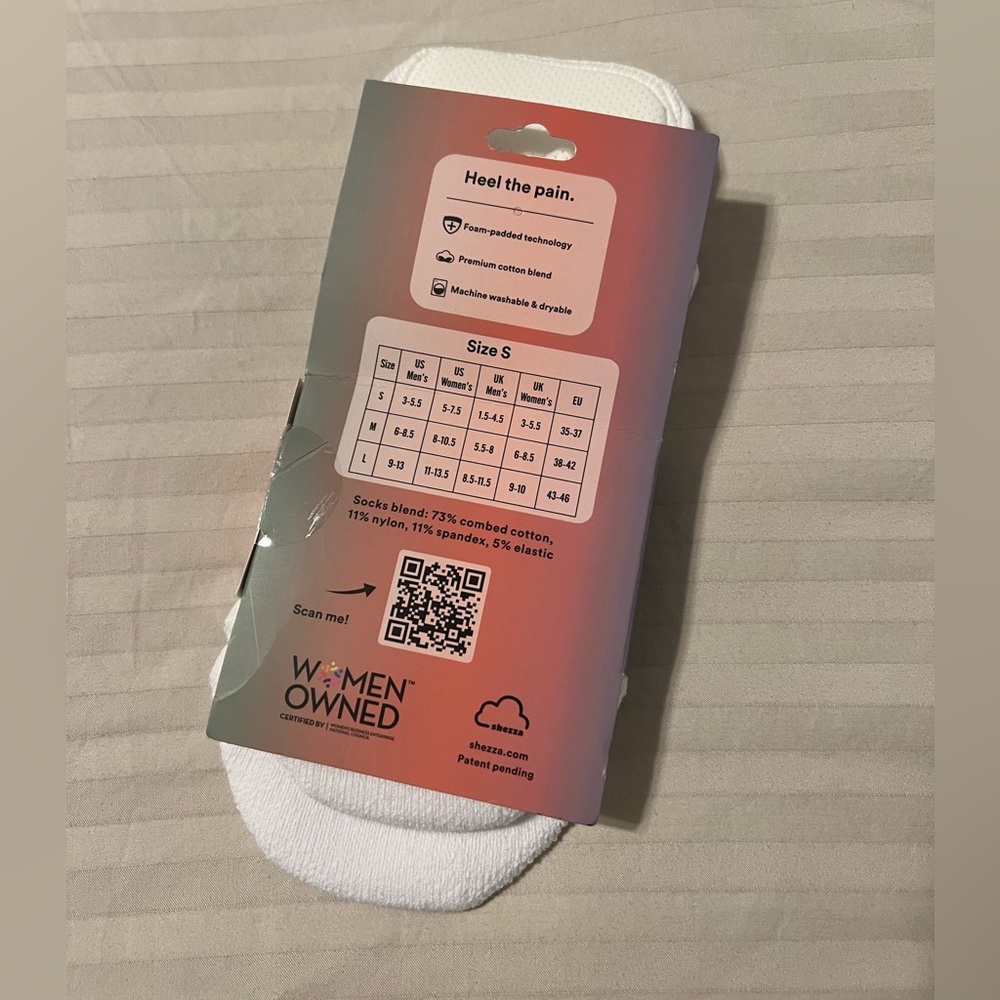 White Shezza Ankle socks - Picture 2 of 3